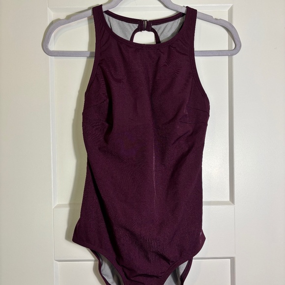 Speedo One Piece SwimSuit in Plum Women's Size 6 Excellent Condition - Picture 1 of 4